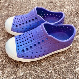 SOLD🚫Native Toddler Shoes 8 Irridecent Purple